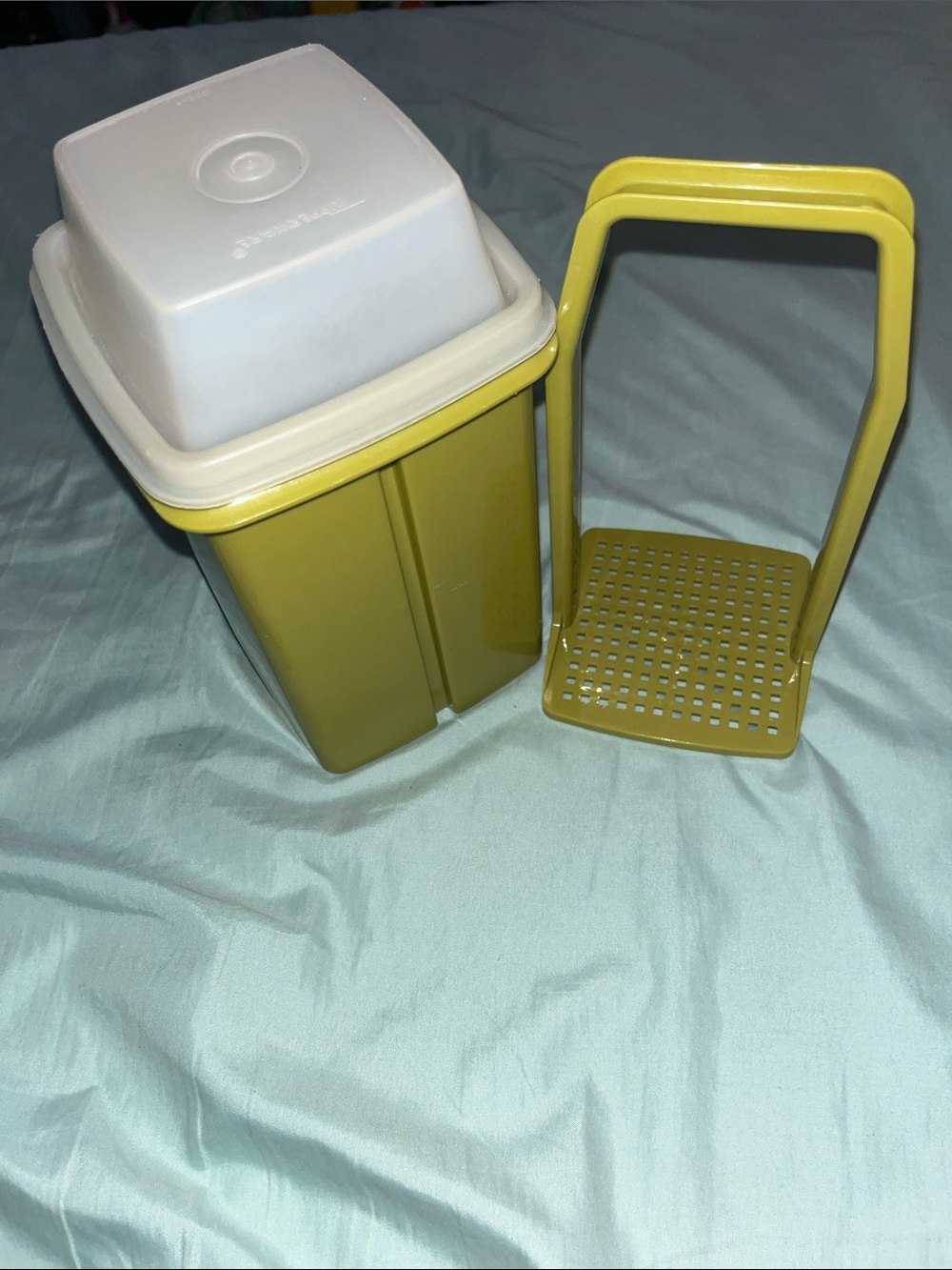Vintage Tupperware Pick A Deli Pickle Container 🫙